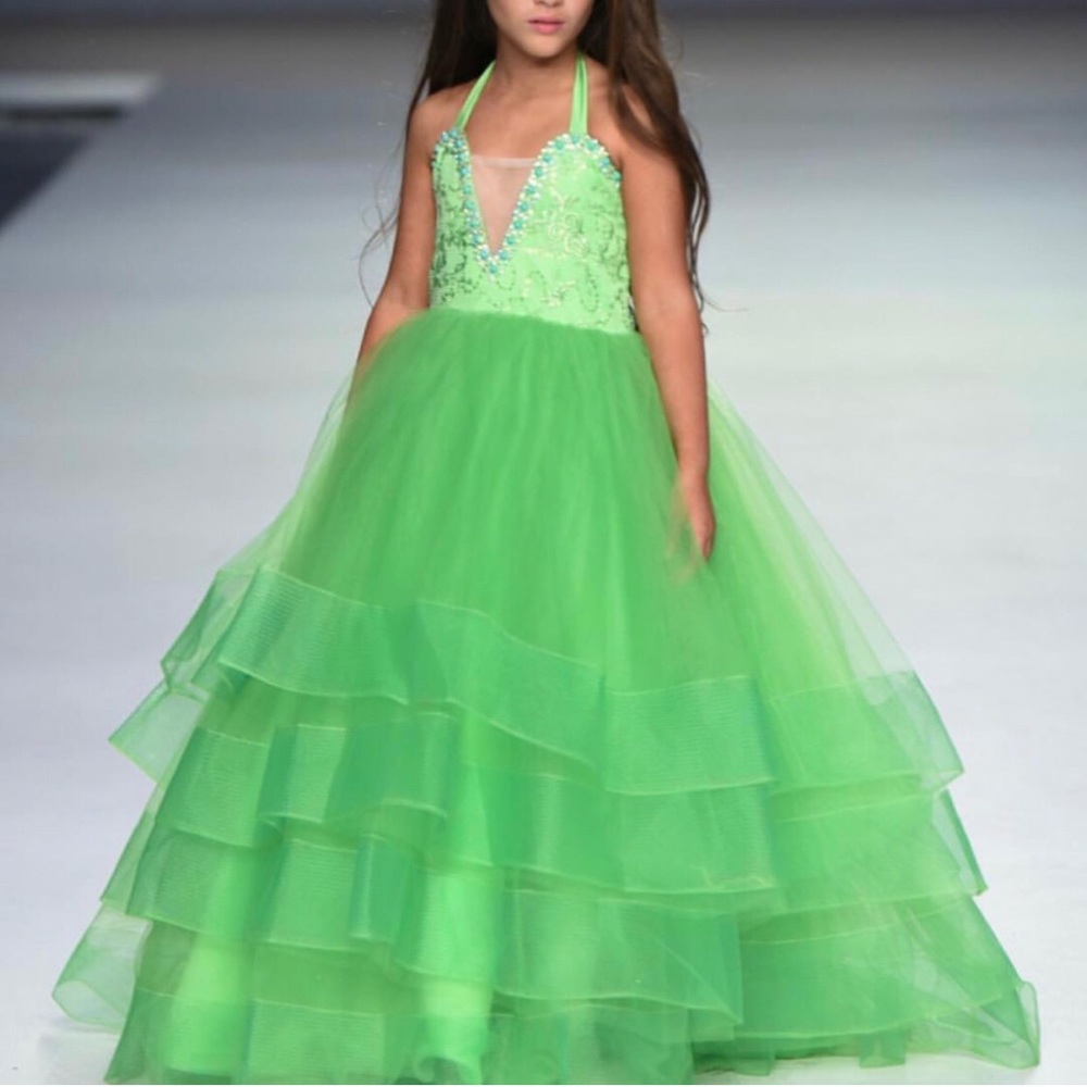 Janay Deann design emerald gown size 7